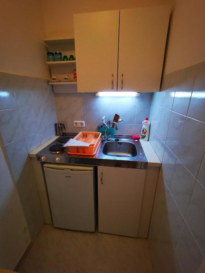 Mate Apartman Gyula Buitenkant foto