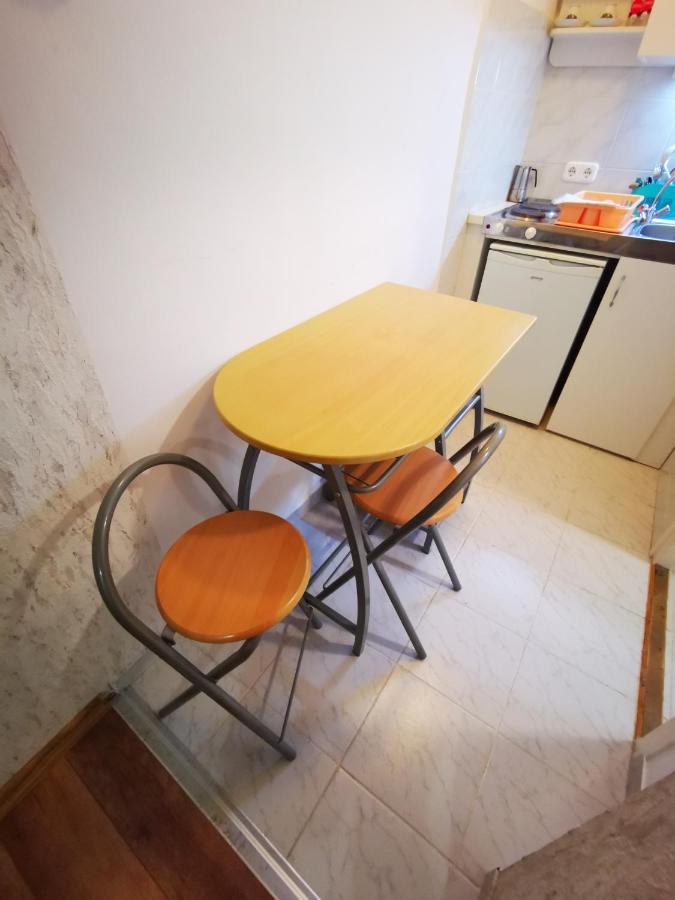 Mate Apartman Gyula Buitenkant foto