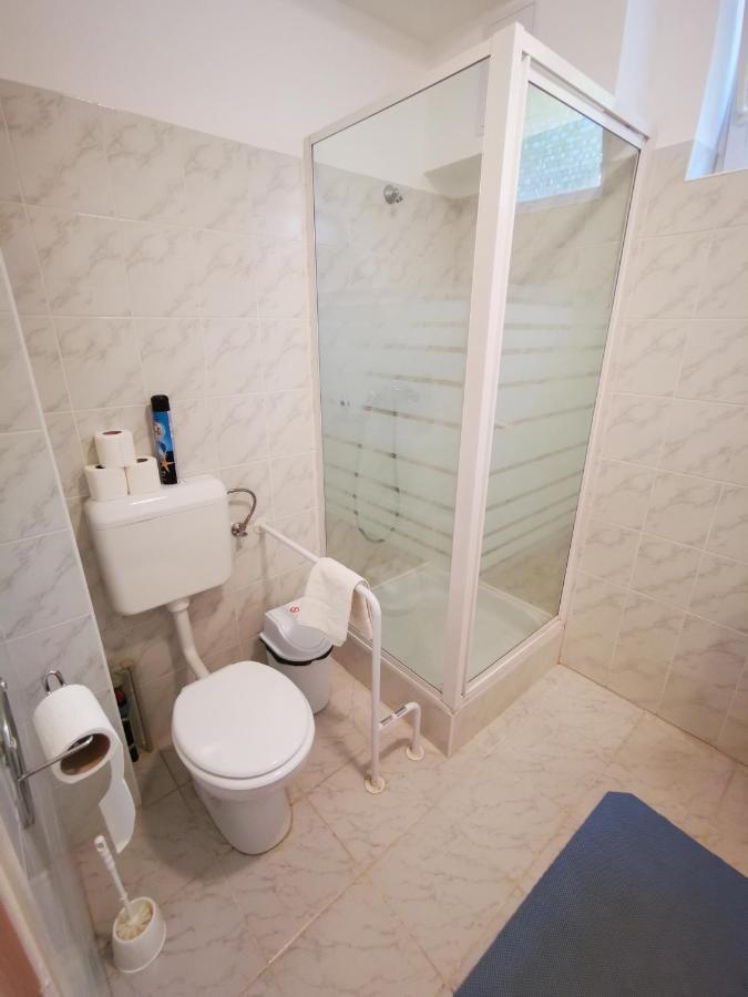 Mate Apartman Gyula Buitenkant foto